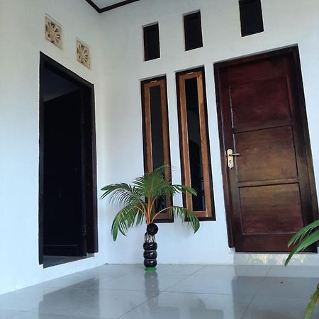 Riung Tiga Empat Tujuh Guesthouse المظهر الخارجي الصورة