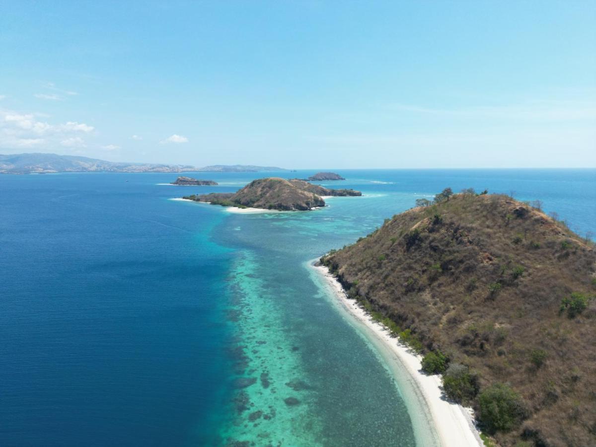 Riung Tiga Empat Tujuh Guesthouse المظهر الخارجي الصورة