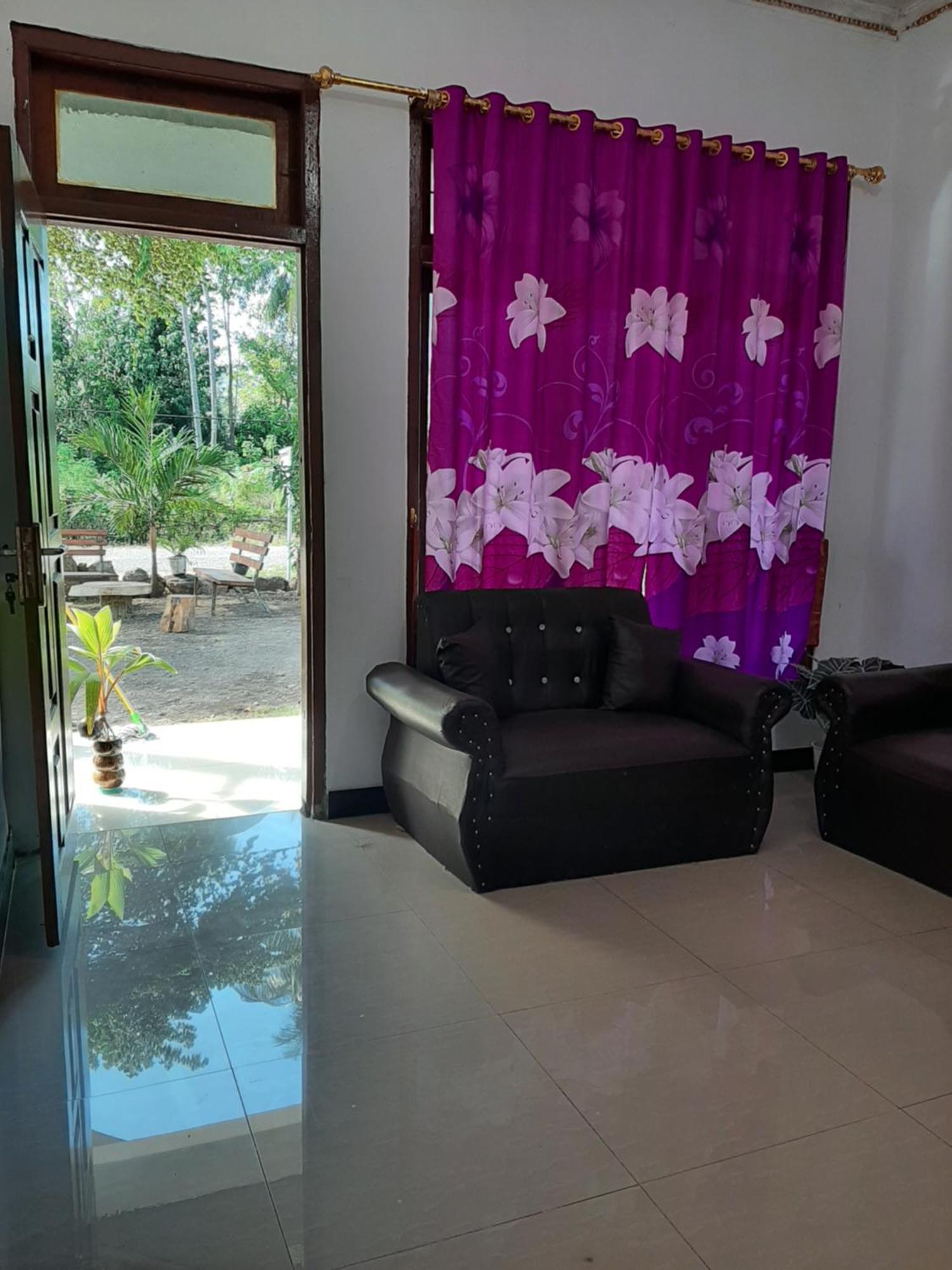 Riung Tiga Empat Tujuh Guesthouse المظهر الخارجي الصورة