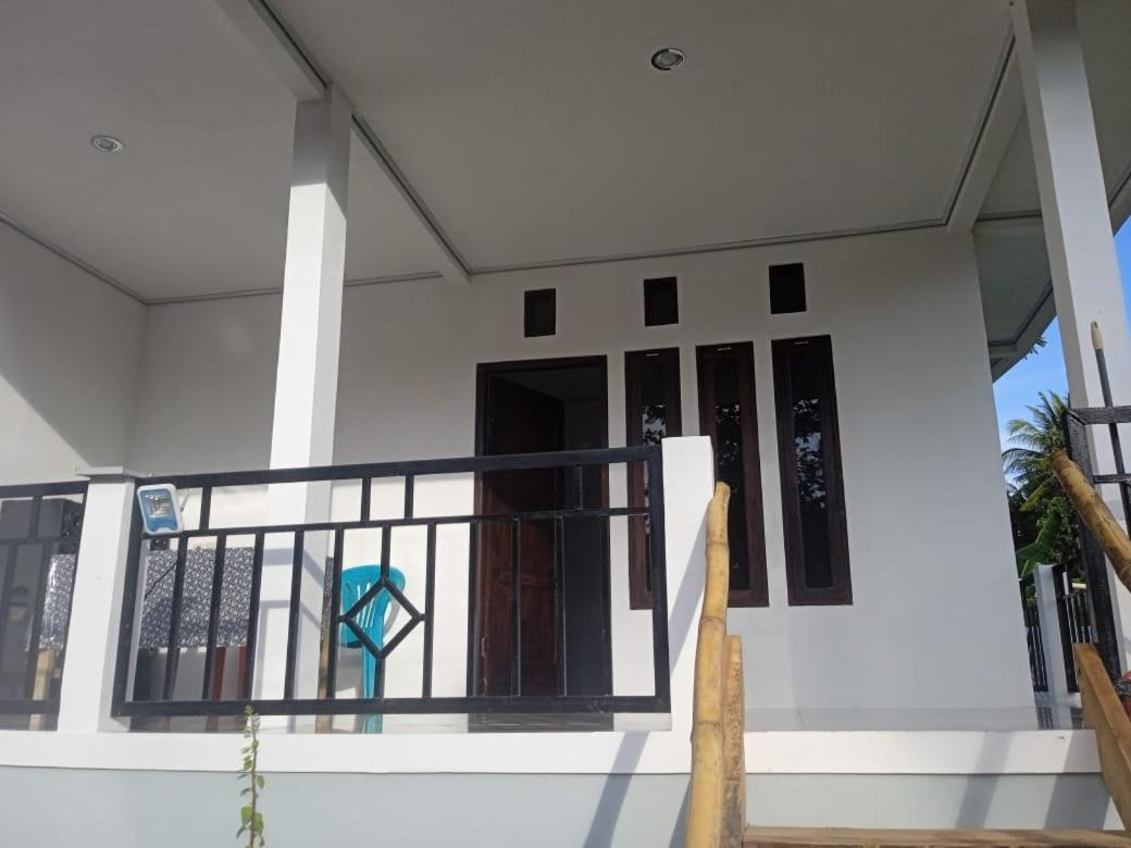 Riung Tiga Empat Tujuh Guesthouse المظهر الخارجي الصورة